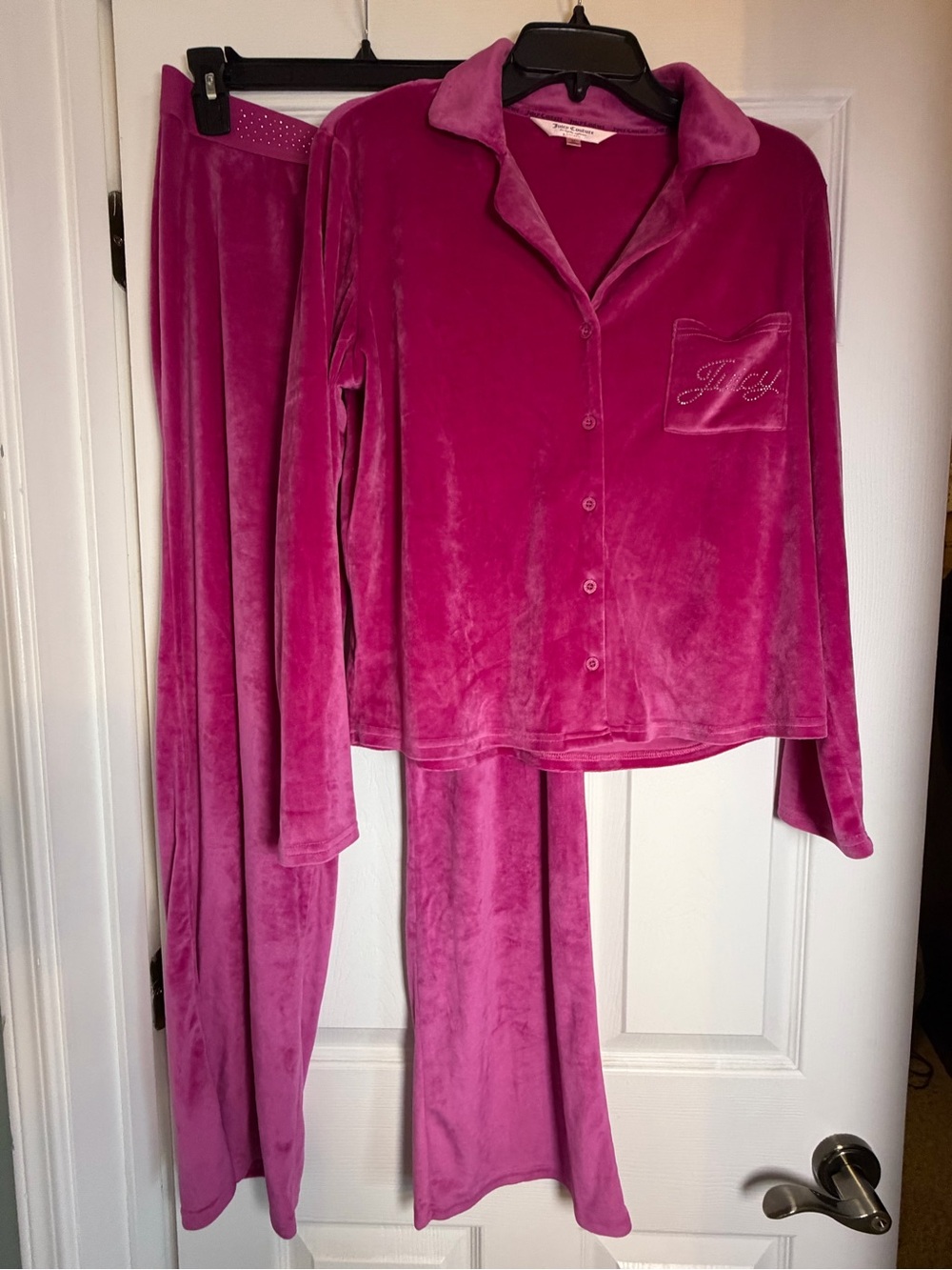 Juicy Couture Womens  Velour Pajama Set in Fuchsia